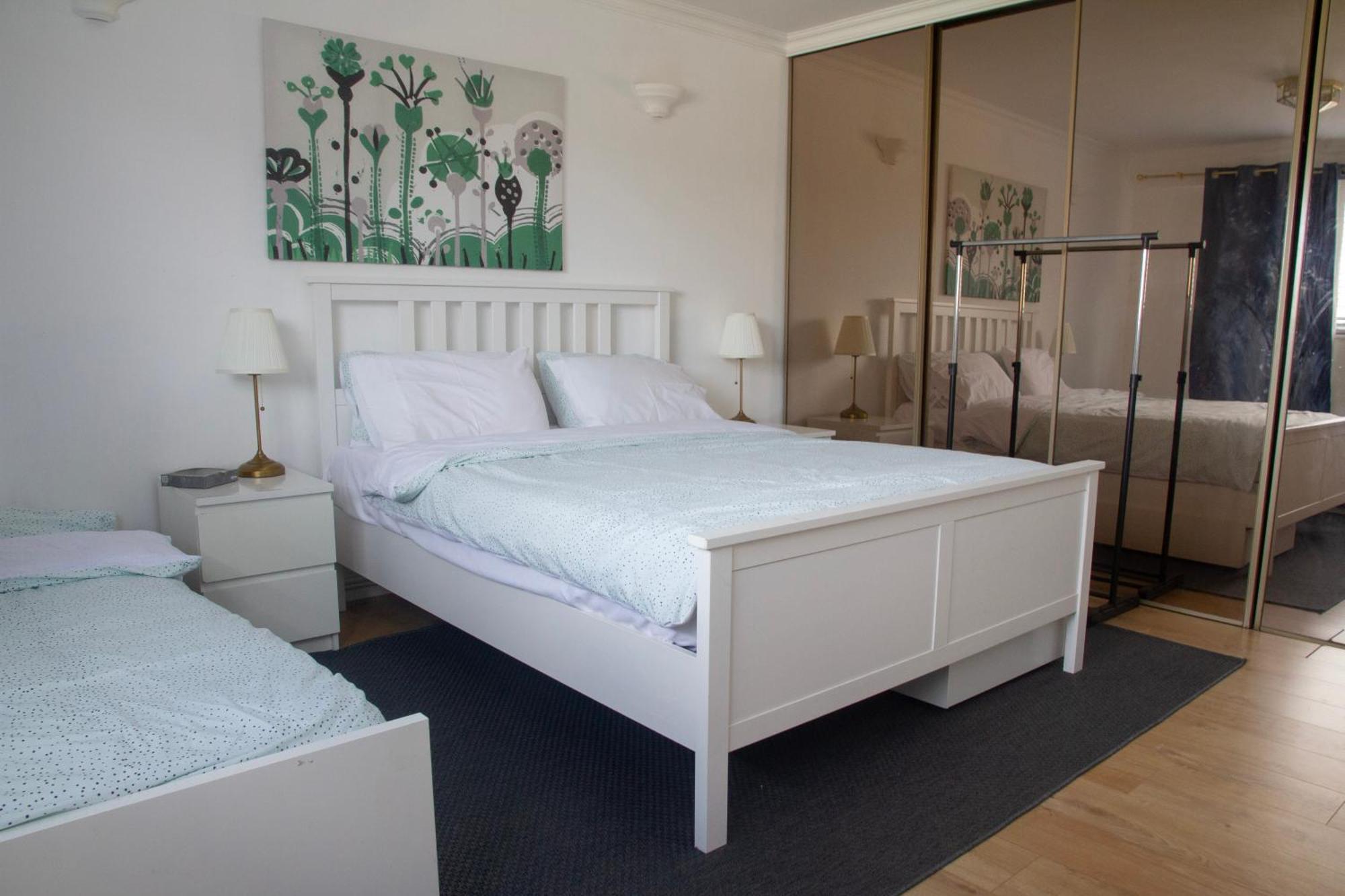 Holiday home Spacious 4-bedroom Townhouse With Garden- Perfect For Groups!